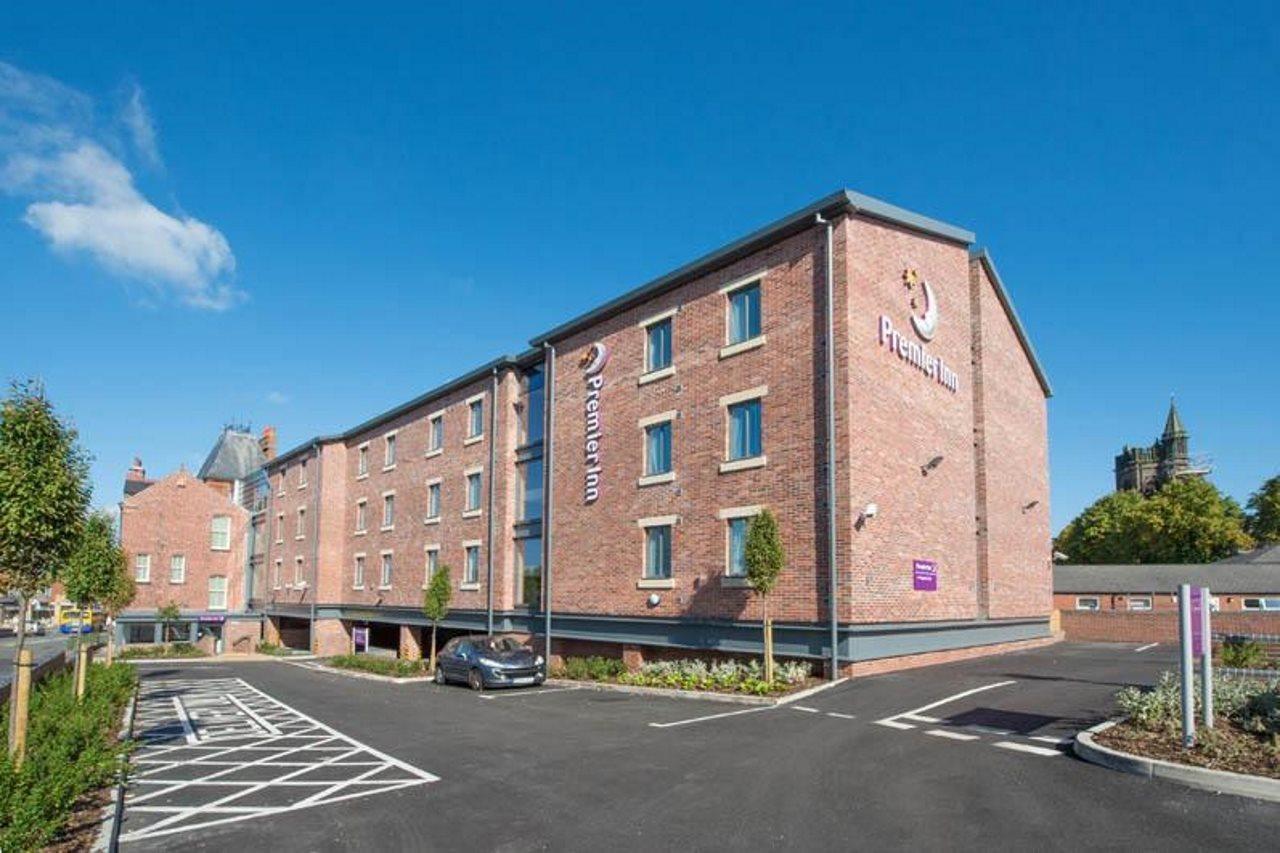 Premier Inn Leek Town Centre المظهر الخارجي الصورة