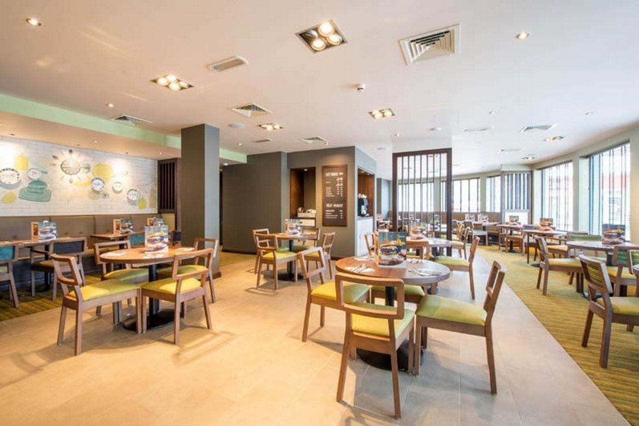 Premier Inn Leek Town Centre المظهر الخارجي الصورة