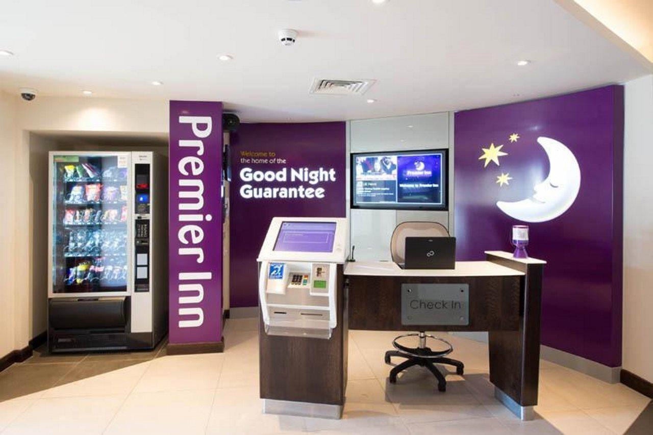 Premier Inn Leek Town Centre المظهر الخارجي الصورة
