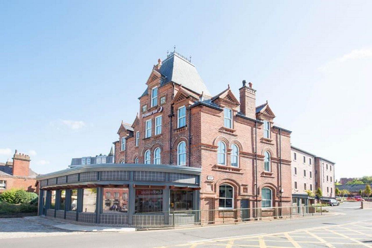 Premier Inn Leek Town Centre المظهر الخارجي الصورة